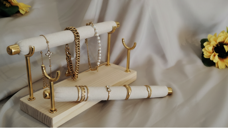 Bannière Méluniya sans bijoux en bas à droite